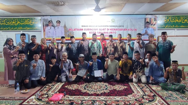  Penutupan Pelatihan Gurindam Adat di Kenagarian Kolok, Sawahlunto yang  terselenggara atas dukungan dana aspirasi Anggota DPRD Ronny Eka Putra bersama Dinas Kebudayaan Peninggalan Bersejarah dan Permuseuman Kota Sawahlunto (foto/anton/Fajar Sumbar)